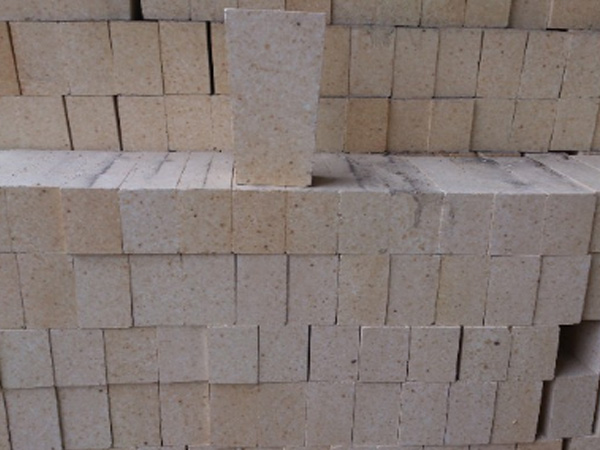 高鋁耐火磚裂紋的形成原因,三個(gè)層面告訴你答案